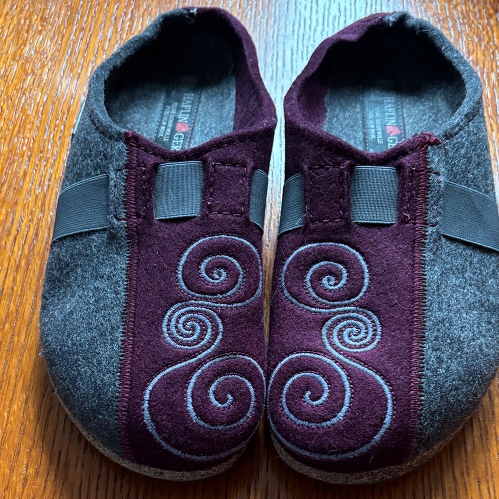 Haflinger Women's Gray and Plum Wool Clog Mules